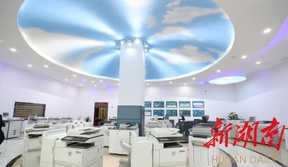 婁底集中檢閱全市產(chǎn)業(yè)項(xiàng)目建設(shè)成果 辦公家具行業(yè)展現(xiàn)新活力